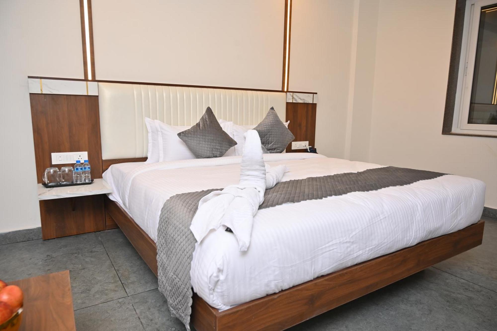 Hotel Shri Devi Comforts Inn Bhatkal 외부 사진