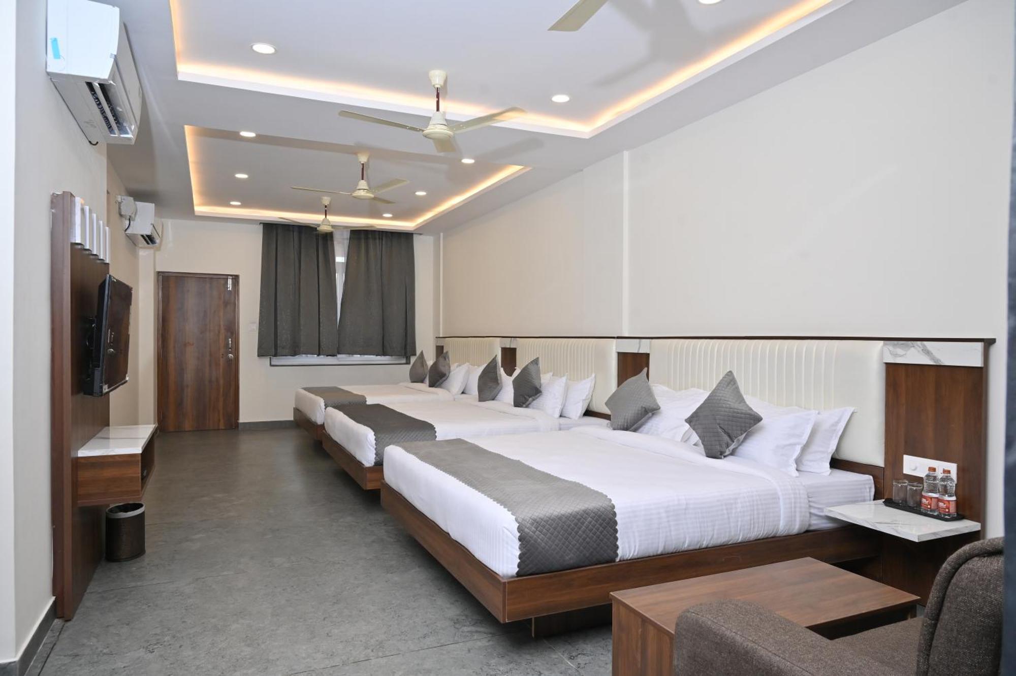 Hotel Shri Devi Comforts Inn Bhatkal 외부 사진