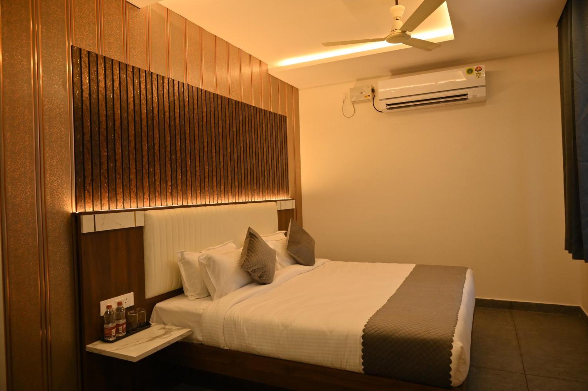Hotel Shri Devi Comforts Inn Bhatkal 외부 사진