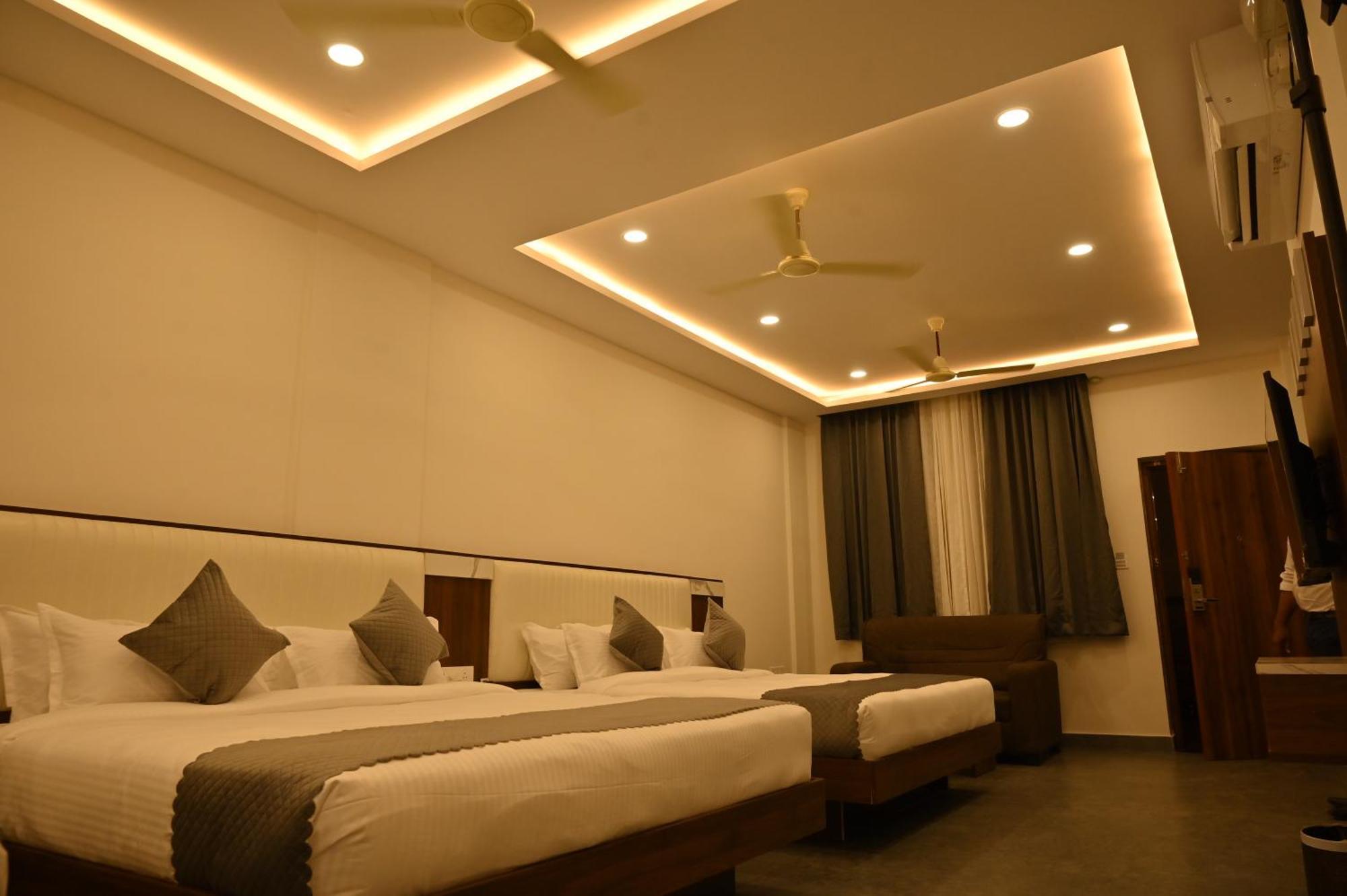 Hotel Shri Devi Comforts Inn Bhatkal 외부 사진