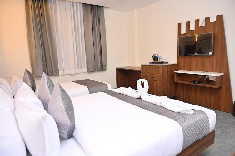 Hotel Shri Devi Comforts Inn Bhatkal 외부 사진